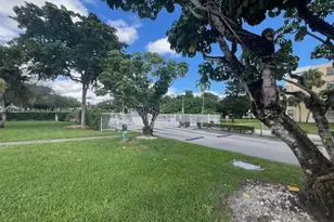920 NE 199th St, Miami, FL 33179 - Photo 50
