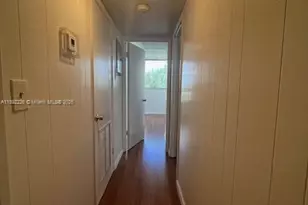 920 NE 199th St, Miami, FL 33179 - Photo 22