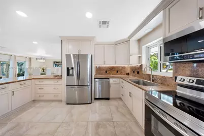 2115 NE 54th Ct, Fort Lauderdale, FL 33308 - Photo 18