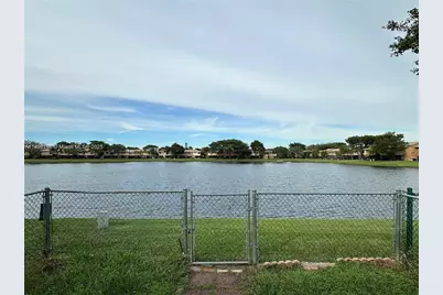 10431 NW 3rd St, Pembroke Pines, FL 33026 - Photo 18