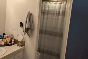 2899 Collins Ave, Miami Beach, FL 33140 - Photo 18