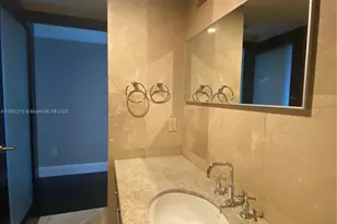 185 SW 7th St, Miami, FL 33130 - Photo 12