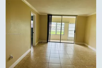 8110 Sunrise Lakes Blvd #109, Sunrise, FL 33322 - Photo 4