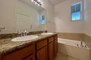 1423 SW 147th Ave, Pembroke Pines, FL 33027 - Photo 14