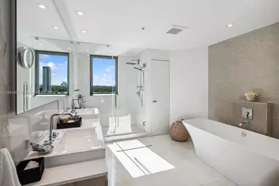 17111 Biscayne Blvd #1004, Aventura, FL 33160 - Photo 4