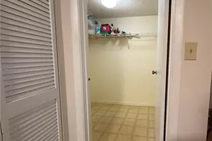 11266 SW 12th St, Pembroke Pines, FL 33025 - Photo 18