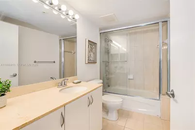 1750 N Bayshore Dr #3001, Miami, FL 33132 - Photo 16