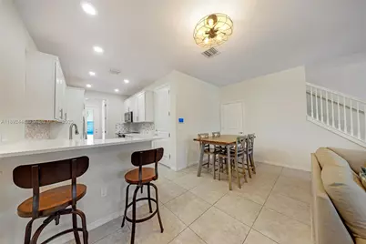 5110 Eucalyptus Dr #3, Hollywood, FL 33021 - Photo 8