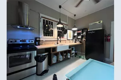 6810 Maynada St, Coral Gables, FL 33146 - Photo 12