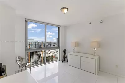 475 Brickell Ave #4015, Miami, FL 33131 - Photo 18