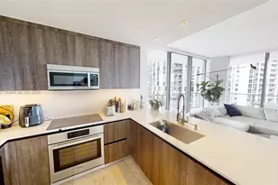 68 SE 6th St, Miami, FL 33131 - Photo 14