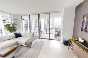 68 SE 6th St, Miami, FL 33131 - Photo 4