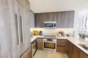 68 SE 6th St, Miami, FL 33131 - Photo 16