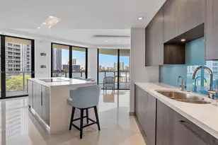 4000 Island Blvd, Aventura, FL 33160 - Photo 16