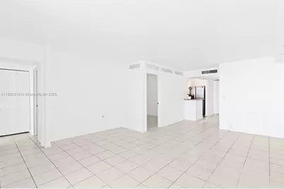 6450 Collins Ave #606, Miami Beach, FL 33141 - Photo 10