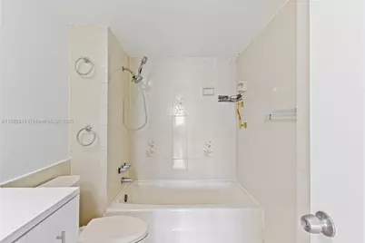 6450 Collins Ave #606, Miami Beach, FL 33141 - Photo 22