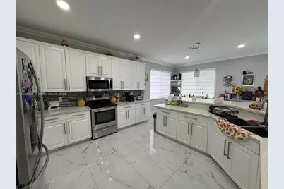 15982 SW 61st St, Davie, FL 33331 - Photo 10