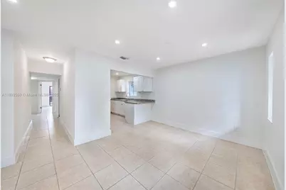 1283 W 42nd St, Hialeah, FL 33012 - Photo 12