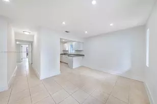 1283 W 42nd St, Hialeah, FL 33012 - Photo 12