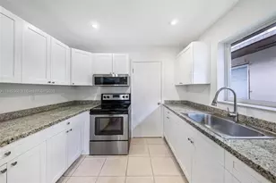 1283 W 42nd St, Hialeah, FL 33012 - Photo 16