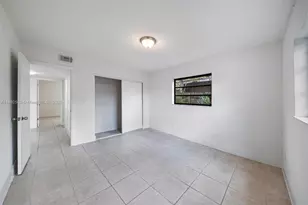 1283 W 42nd St, Hialeah, FL 33012 - Photo 34