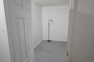 32 Gables Blvd, Weston, FL 33326 - Photo 14