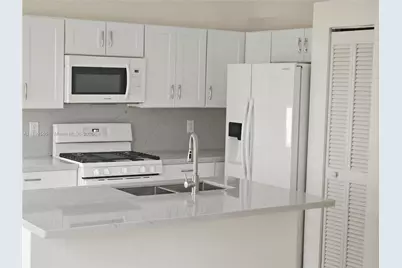 32 Gables Blvd, Weston, FL 33326 - Photo 10