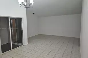 32 Gables Blvd, Weston, FL 33326 - Photo 6