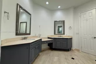 996 Sanibel Dr, Hollywood, FL 33019 - Photo 70