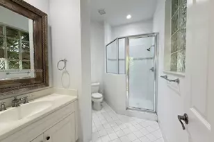 996 Sanibel Dr, Hollywood, FL 33019 - Photo 4