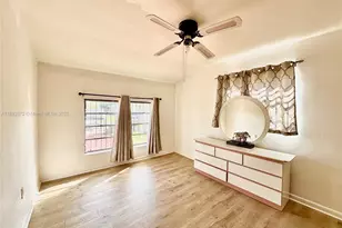4005 NW 9th St, Miami, FL 33126 - Photo 10