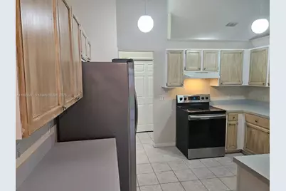 241 NE Biltmore Ave, Palm Bay, FL 32907 - Photo 14