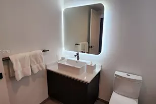 227 NE 2nd St, Miami, FL 33132 - Photo 18