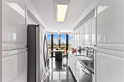 3598 Yacht Club Dr #1004, Aventura, FL 33180 - Photo 26