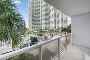 20281 E Country Club Dr, Aventura, FL 33180 - Photo 10