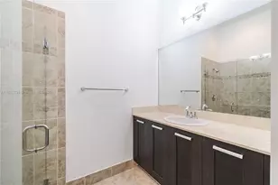 8478 NW 52nd St, Doral, FL 33166 - Photo 18