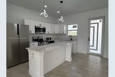 752 Cardinal St E, Lehigh Acres, FL 33974 - Photo 8