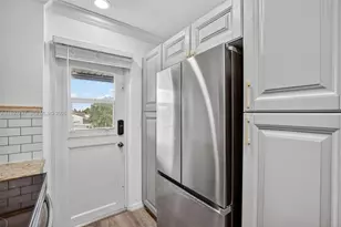 900 SW 12th St, Fort Lauderdale, FL 33315 - Photo 32