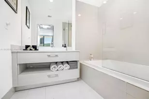 55 SW 9th St, Miami, FL 33130 - Photo 10