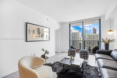 55 SW 9th St #3205, Miami, FL 33130 - Photo 14