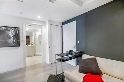 55 SW 9th St #3205, Miami, FL 33130 - Photo 16