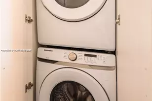 426 NE 26th St, Miami, FL 33137 - Photo 16