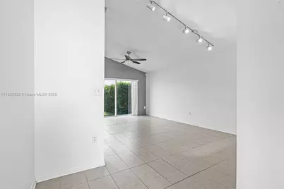 9917 W Elm Ln, Miramar, FL 33025 - Photo 22