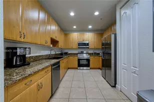 430 SW 147th Ave, Pembroke Pines, FL 33027 - Photo 6