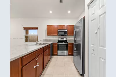 236 SE 32nd Ave, Homestead, FL 33033 - Photo 4