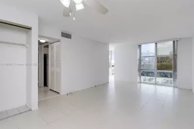 210 172nd St #432, Sunny Isles Beach, FL 33160 - Photo 6