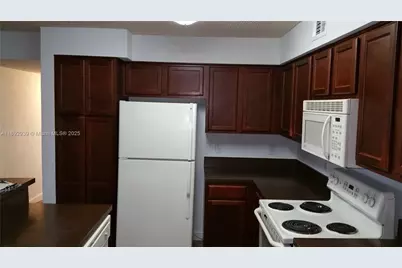 7640 Westwood Dr #407, Tamarac, FL 33321 - Photo 8