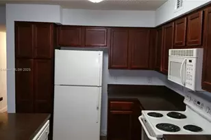 7640 Westwood Dr, Tamarac, FL 33321 - Photo 8