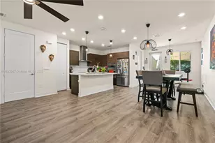 10450 NW 67th St, Doral, FL 33178 - Photo 4