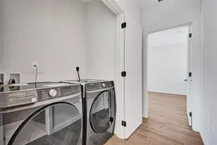 505 NE 61st St, Miami, FL 33137 - Photo 32